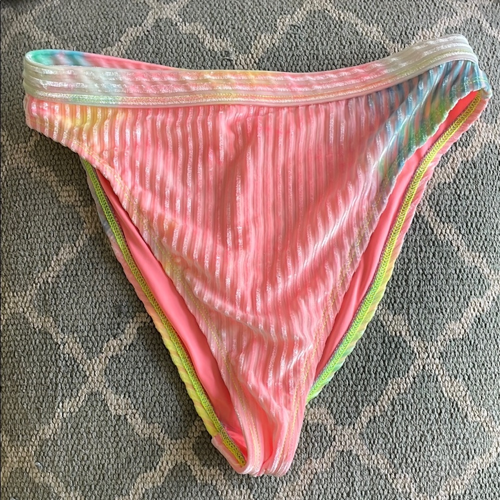 Dippin' Daisy's Ultra Bottom Medium